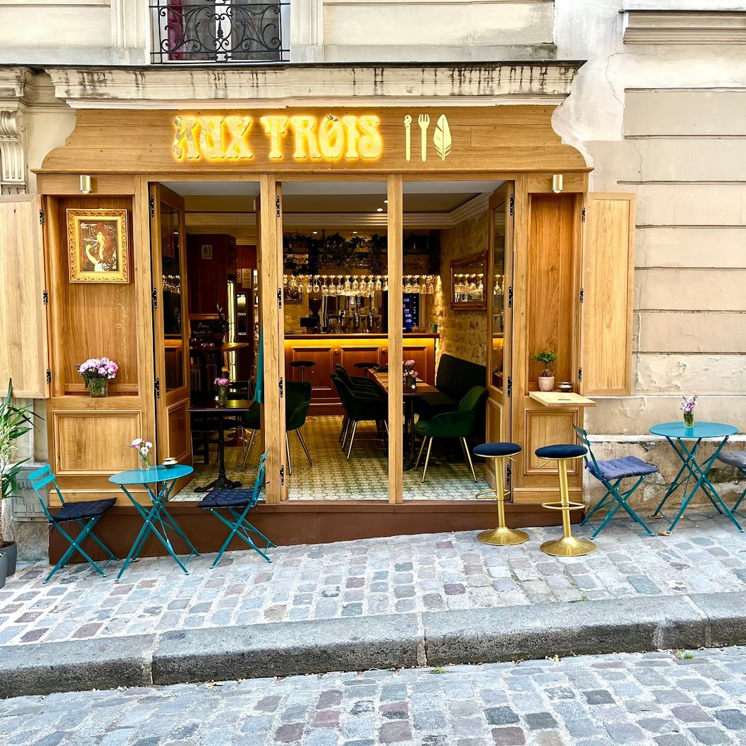 Aux Trois 2